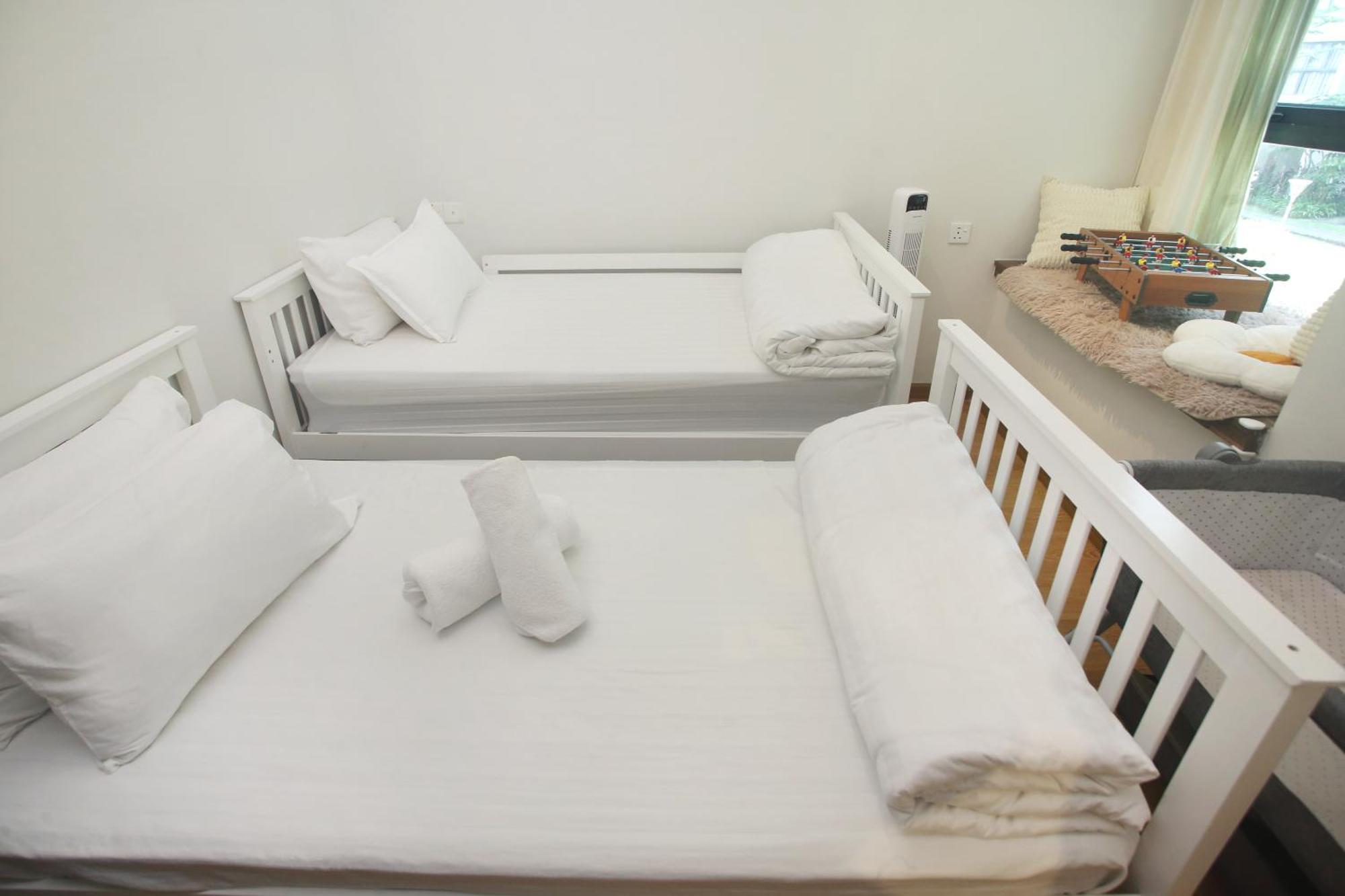 Kid-loving Poolside Haven - 2br - Netflix - Games Apartment