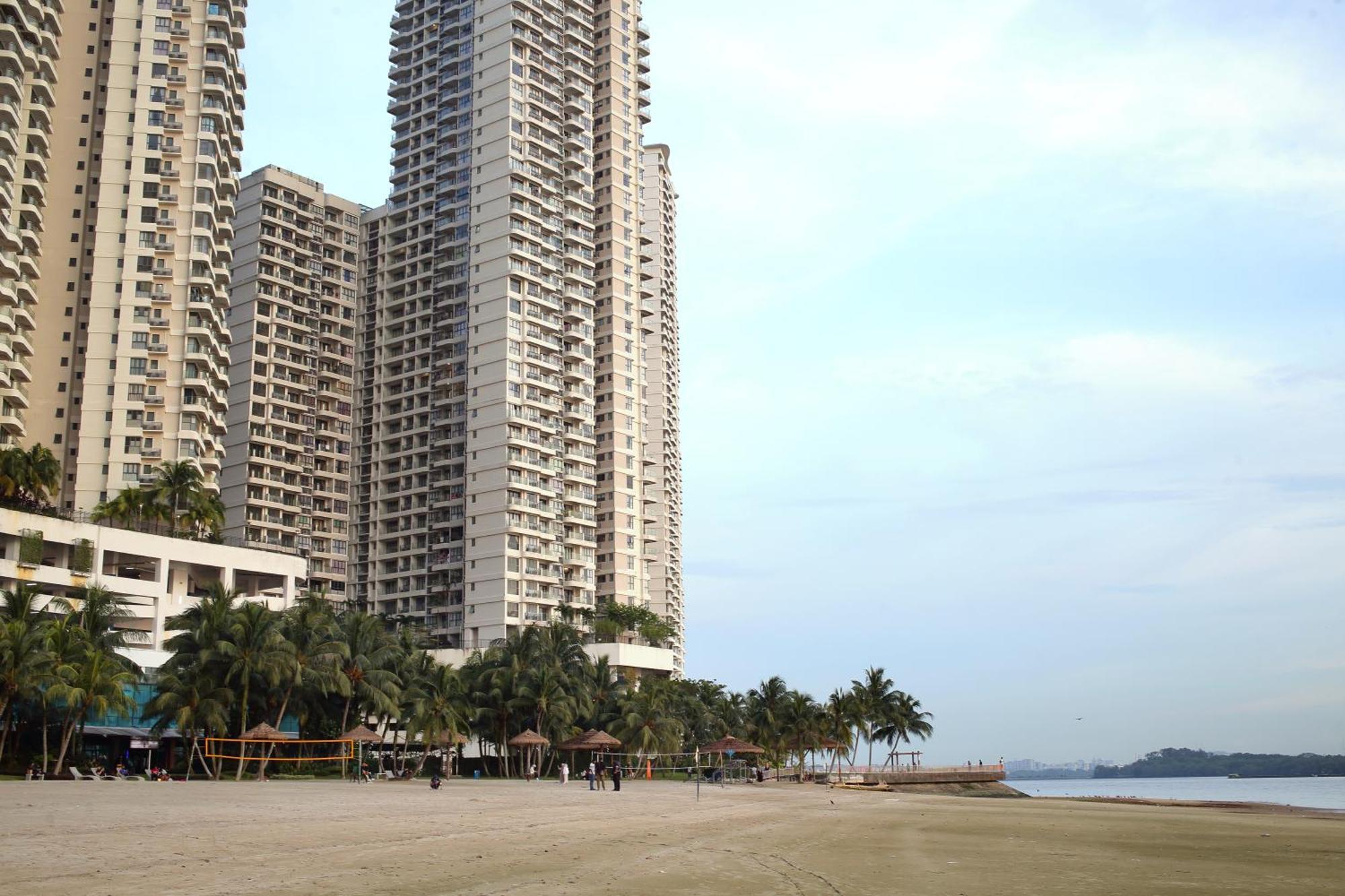Apartment Kid-loving Poolside Haven - 2br - Netflix - Games Johor Bahru