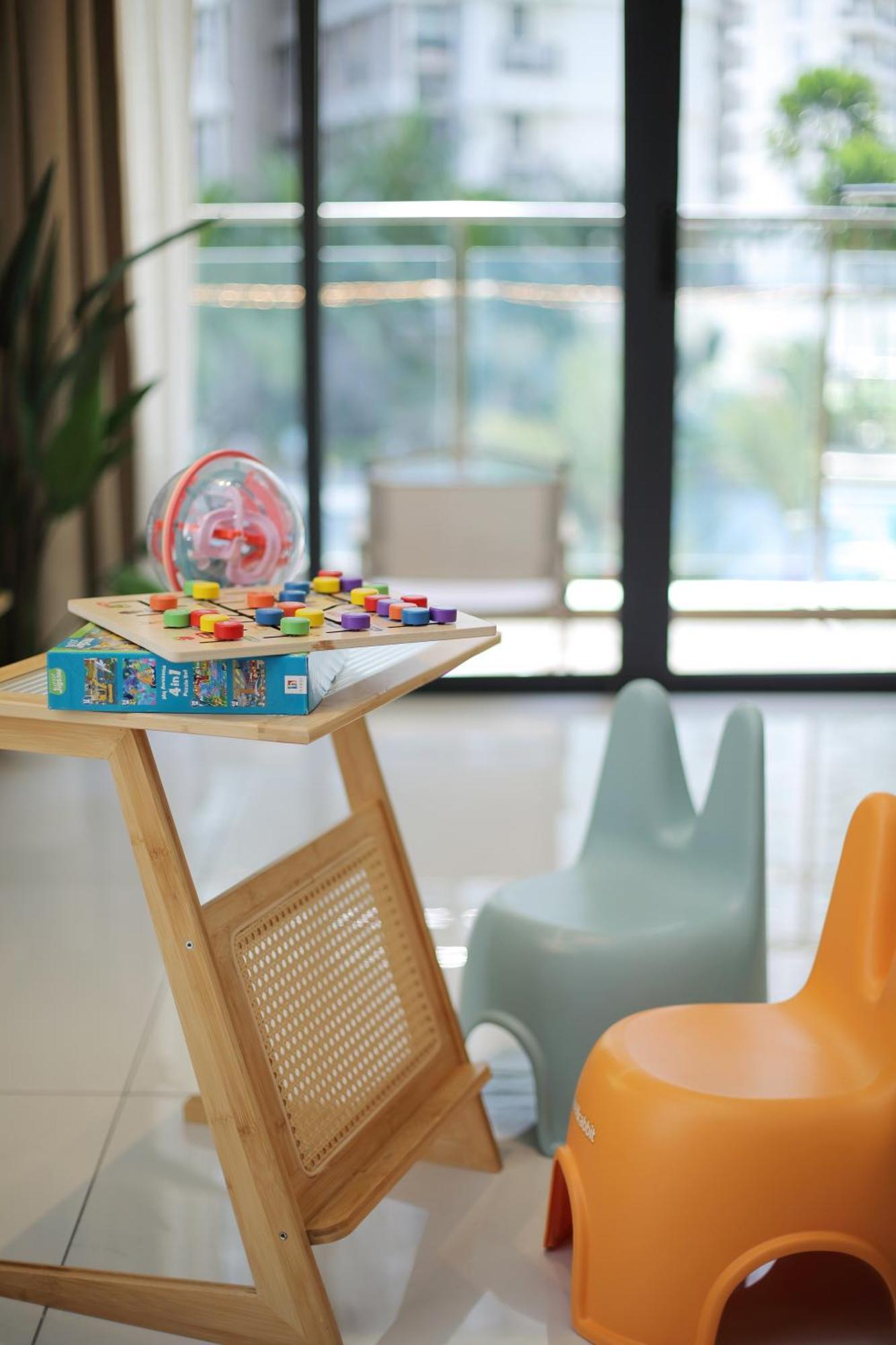 Kid-loving Poolside Haven - 2br - Netflix - Games Apartment