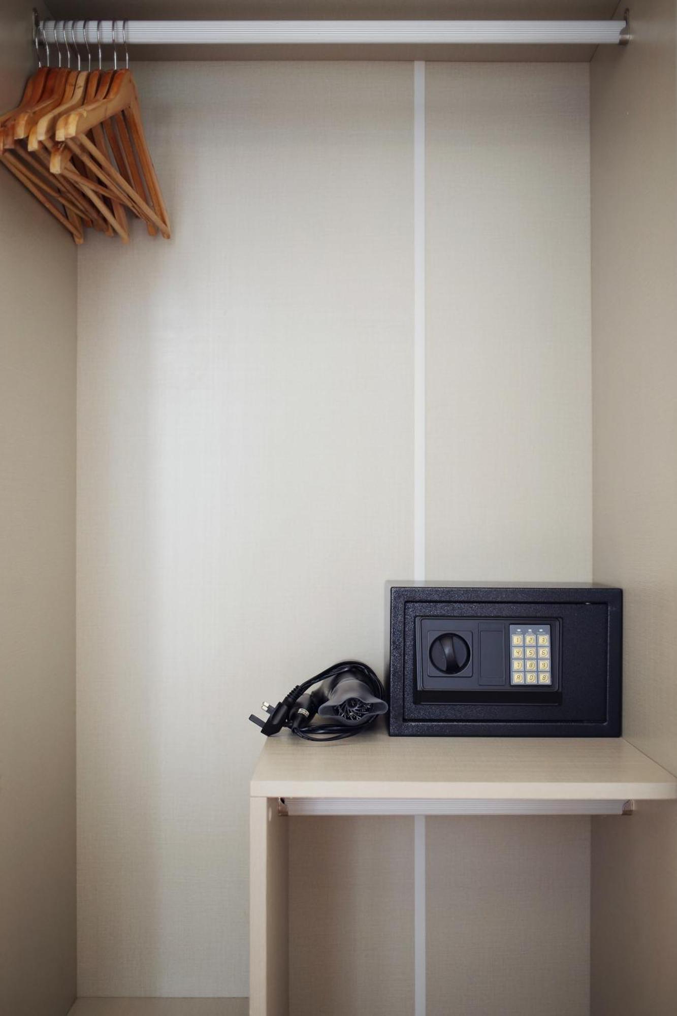 Kid-loving Poolside Haven - 2br - Netflix - Games Apartment *